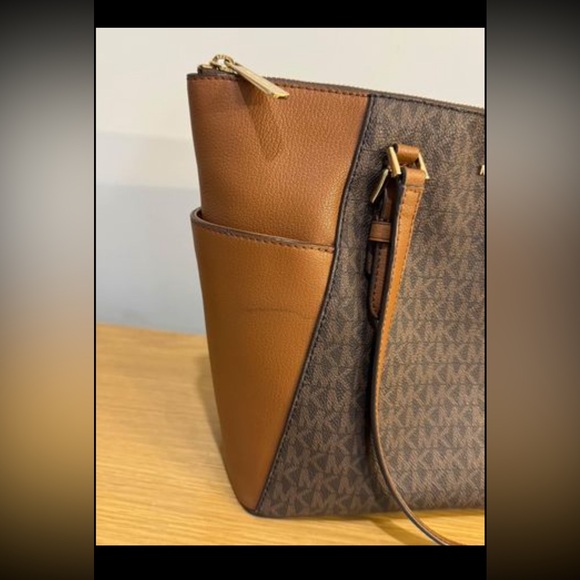 Michael kors purse/wallet - Picture 2 of 5